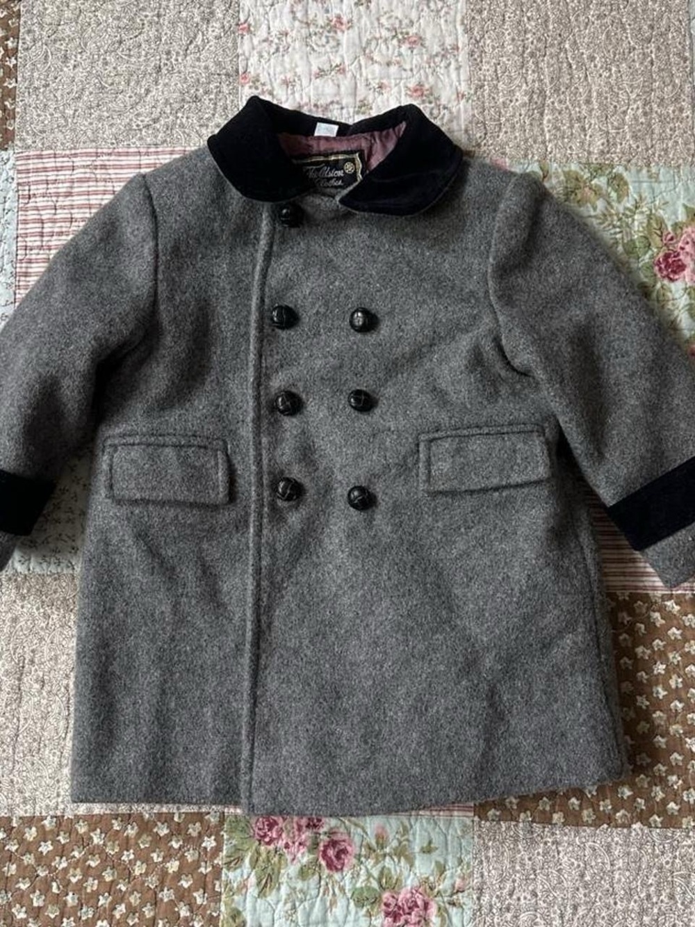 Fieldston vintage kids' gray wool coat w/ black velvet trim